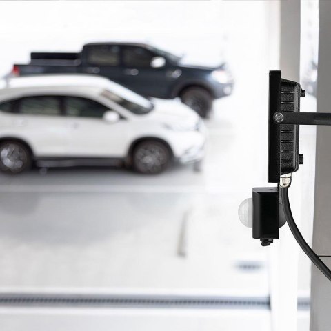 Naświetlacz LED V-TAC 20W SAMSUNG CHIP czujnik ruchu funkcja cut-OFF czarny VT-20-S-W 6400K 1600lm 5 lat gwarancji