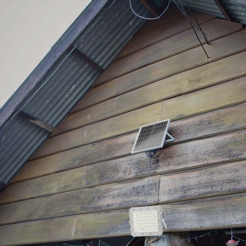 Naświetlacz LED solarny V-TAC 6W pilot auto timer IP65 biały VT-40W-W 4000K 400lm