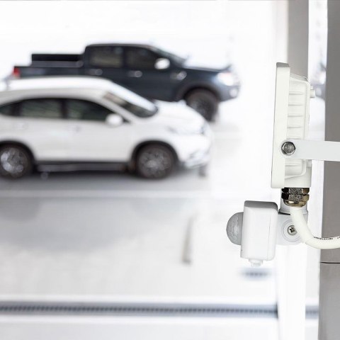 Naświetlacz LED V-TAC 10W SAMSUNG CHIP czujnik ruchu funkcja cut-OFF biały VT-10-S-W 3000K 800lm 5 lat gwarancji